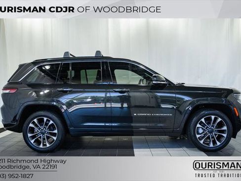Certified 2023 Jeep Grand Cherokee Overland AWD/4WD image 3