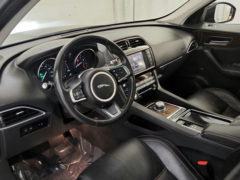 Used 2018 Jaguar F-PACE Prestige AWD/4WD image 16