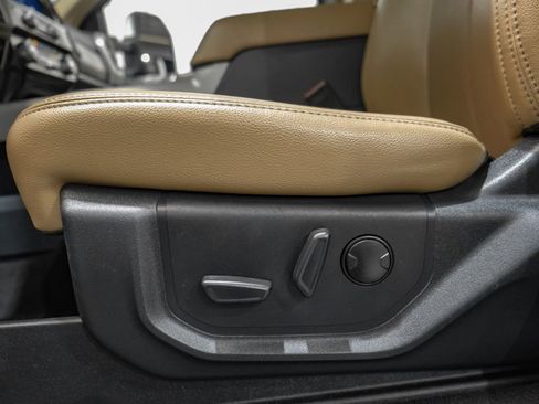 Used 2022 Ford F250 Lariat w/ Chrome Package image 32