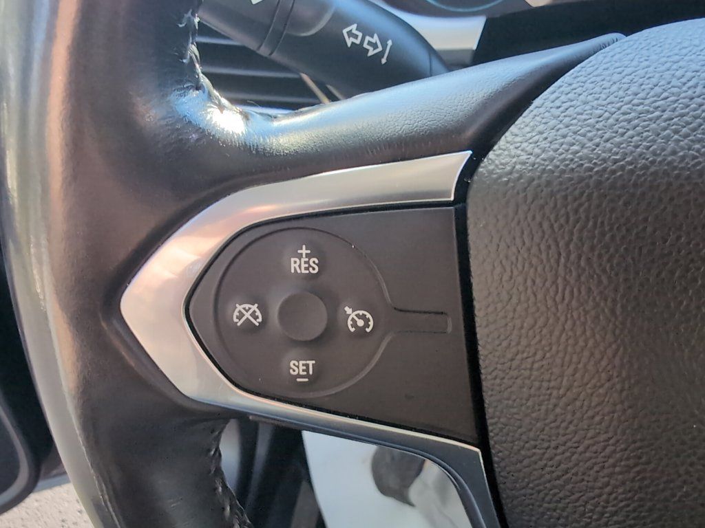 Used 2018 Chevrolet Traverse LT AWD/4WD image 16