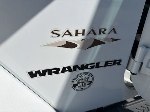 Used 2017 Jeep Wrangler Sahara w/ Connectivity Group image 55