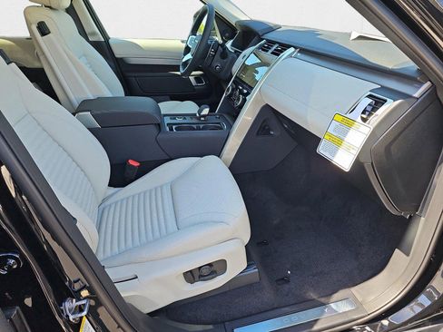 New 2025 Land Rover Discovery Dynamic SE AWD/4WD image 10