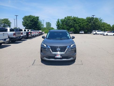 Used 2023 Nissan Rogue S FWD image 3
