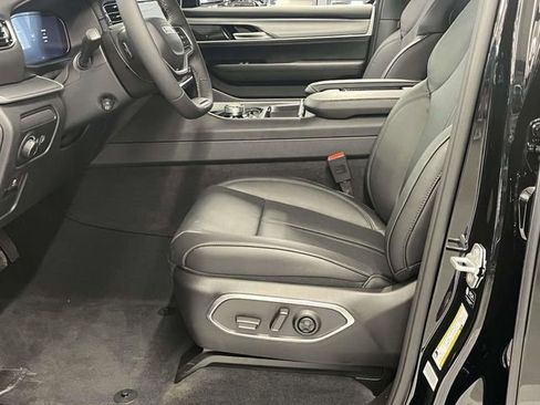 New 2026 Jeep Grand Wagoneer L 4WD image 10