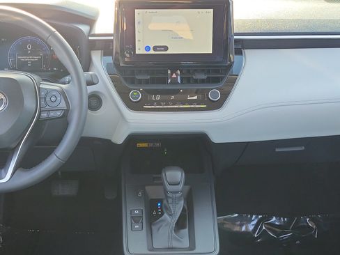 Used 2026 Toyota Corolla Cross LE FWD image 29