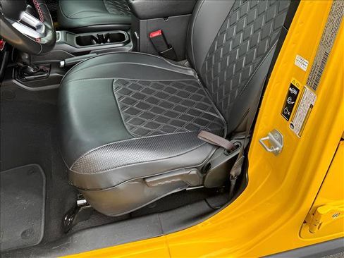 Used 2021 Jeep Wrangler Unlimited Rubicon w/ Cold Weather Group image 7