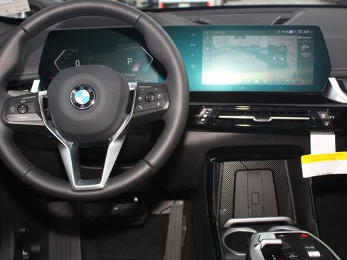 Used 2026 BMW X1 xDrive28i w/ Technology Package image 17