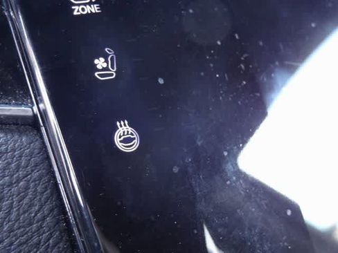 Used 2024 Jeep Wagoneer L Series II w/ Flexible Seating Group image 19