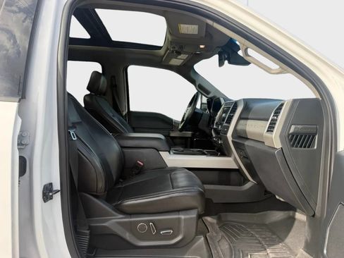Used 2019 Ford F250 Lariat w/ Lariat Ultimate Package AWD/4WD image 16