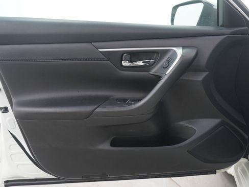 Used 2017 Nissan Altima 2.5 SR image 19