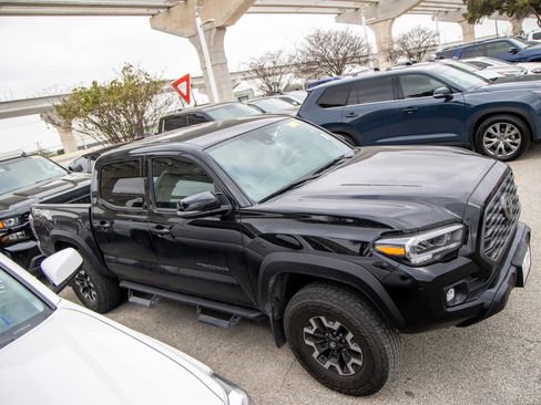 Used 2023 Toyota Tacoma TRD Off-Road image 7