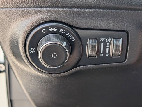 Used 2020 Jeep Compass Trailhawk AWD/4WD image 22