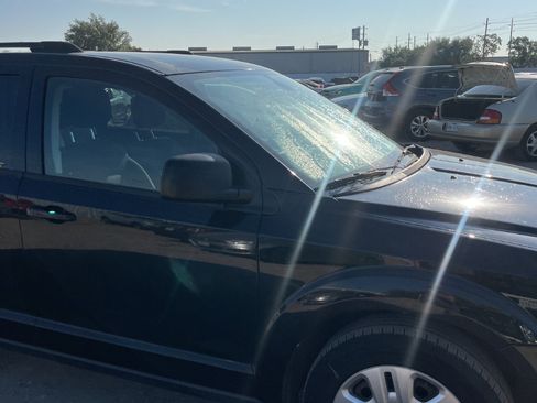 Used 2018 Dodge Journey SE image 11