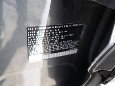 Used 2023 Volkswagen Tiguan SE R-Line image 25