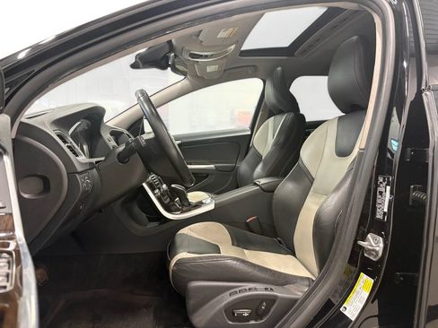 Used 2016 Volvo V60 T5 Cross Country w/ Convenience Package AWD/4WD image 10
