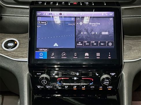 Certified 2024 Jeep Grand Cherokee Limited w/ Black Appearance Package image 30