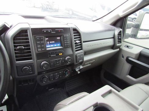 Used 2017 Ford F450 XL w/ Power Equipment Group image 44