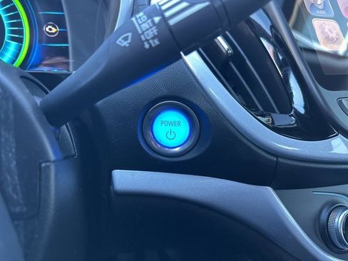 Used 2017 Chevrolet Volt LT w/ Comfort Package image 12