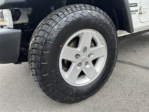 Used 2017 Jeep Wrangler Unlimited Sport w/ Power Convenience Group image 27