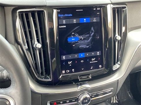 Certified 2023 Volvo XC60 B5 Core w/ Climate Package image 31