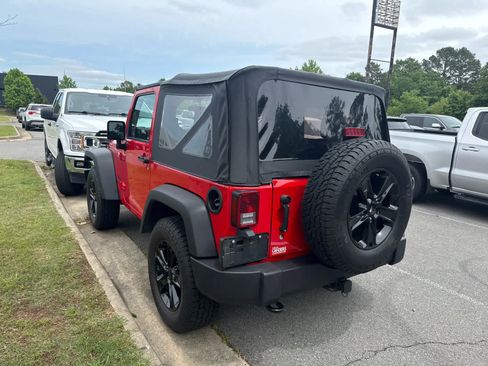 Used 2018 Jeep Wrangler Sport w/ Connectivity Group AWD/4WD image 4