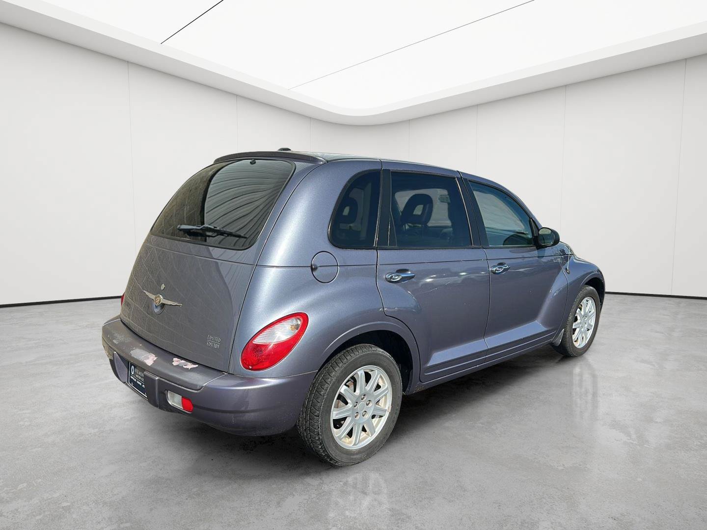 Used 2007 Chrysler PT Cruiser Limited FWD image 3
