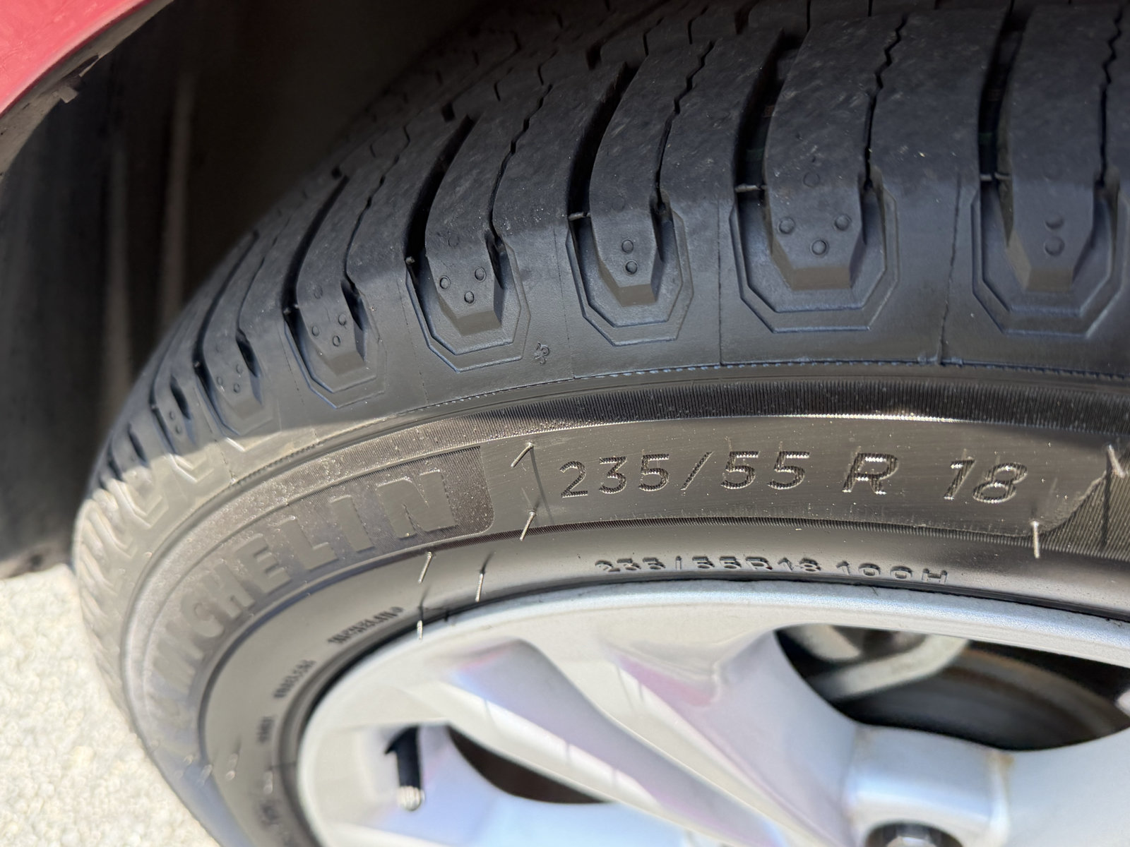 Used 2018 Ford Taurus SEL FWD image 11