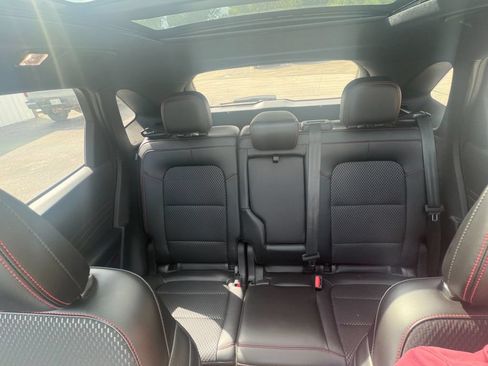 Used 2024 Ford Escape ST-Line w/ Tech Pack #1 AWD/4WD image 8