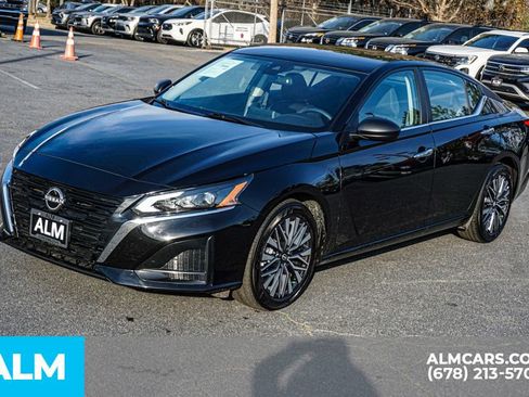 Used 2025 Nissan Altima 2.5 SV image 15