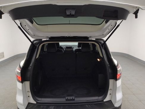 Used 2017 Ford Escape SE w/ Equipment Group 201A AWD/4WD image 29