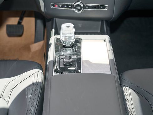 New 2026 Volvo XC90 T8 Plus w/ Protection Package AWD/4WD image 29