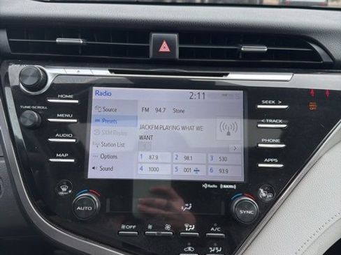 Certified 2019 Toyota Camry SE w/ Sunroof Package image 16