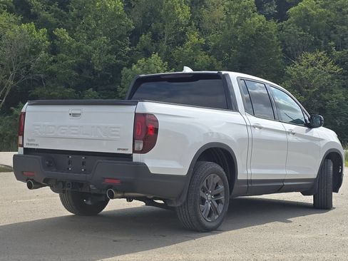 Used 2024 Honda Ridgeline Sport image 17