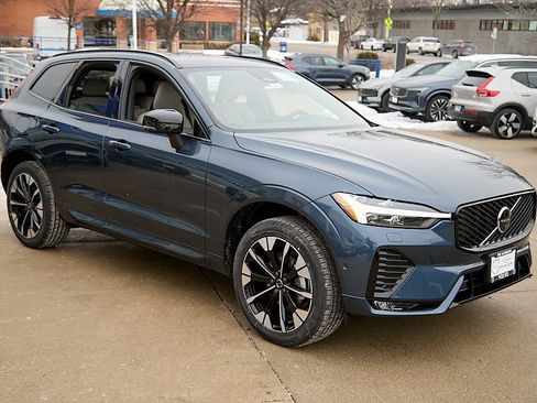 New 2026 Volvo XC60 B5 Plus w/ Protection Package Premier image 4