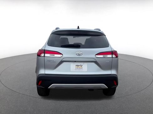 Used 2025 Toyota Corolla Cross LE image 12