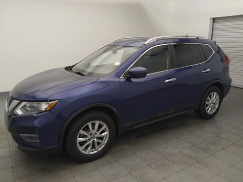 Used 2019 Nissan Rogue SV FWD image 2