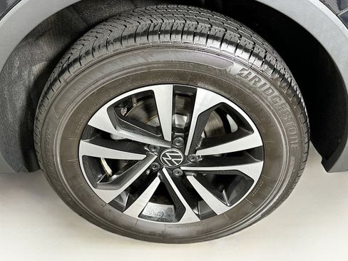 Used 2023 Volkswagen Tiguan S image 11