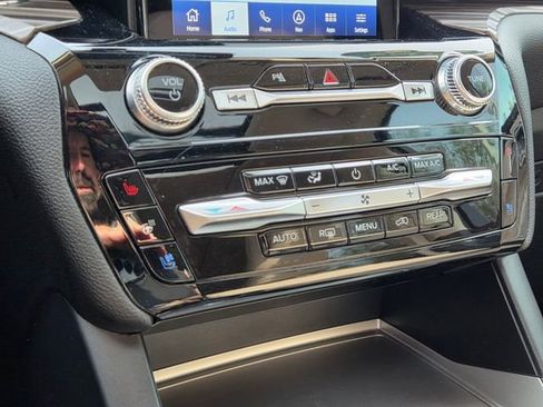 Used 2023 Ford Explorer Limited w/ Limited Technology Package RWD image 33
