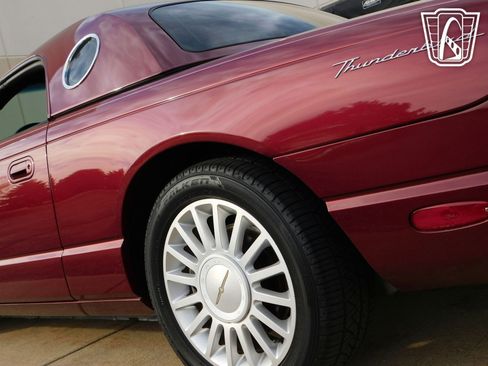 Used 2004 Ford Thunderbird image 39