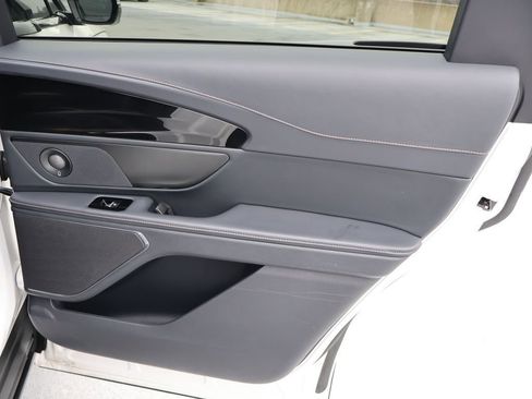 Used 2024 Lincoln Nautilus Reserve w/ Equipment Group 202A image 15