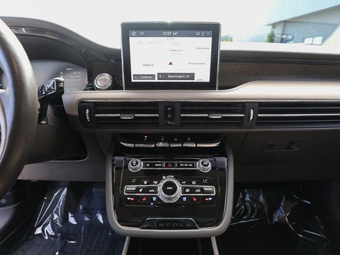 Used 2020 Lincoln Corsair Reserve w/ Equipment Group 202A AWD/4WD image 16