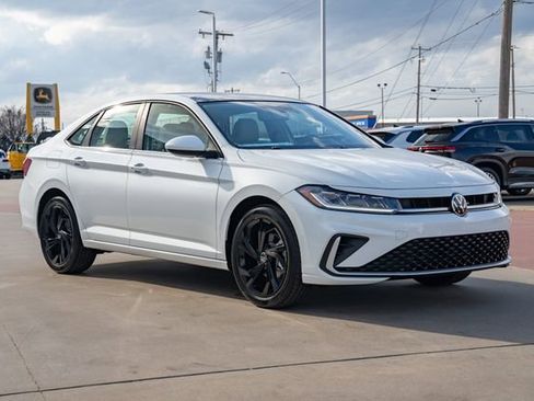 New 2026 Volkswagen Jetta SE image 8