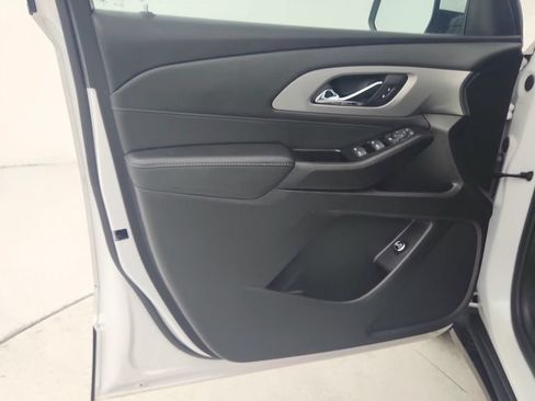 Certified 2023 Chevrolet Traverse LT FWD image 24