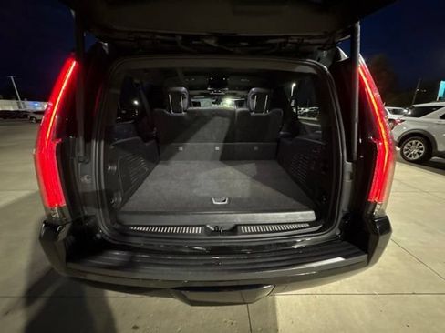 Used 2019 Cadillac Escalade ESV Platinum AWD/4WD image 20