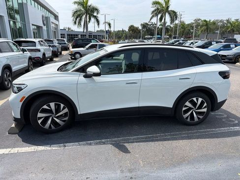Used 2024 Volkswagen ID.4 2WD image 2