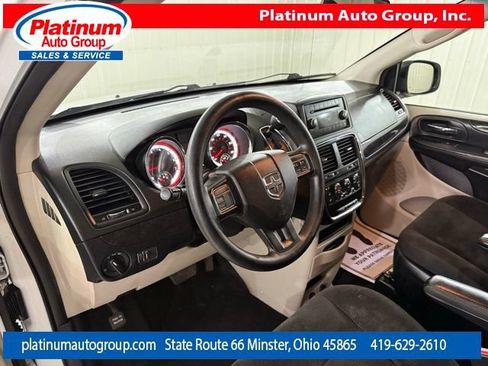 Used 2017 Dodge Grand Caravan SE FWD image 13