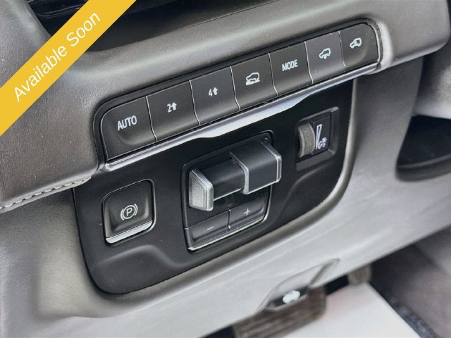 Used 2023 Cadillac Escalade Sport Platinum w/ LPO, ONYX Package AWD/4WD image 10