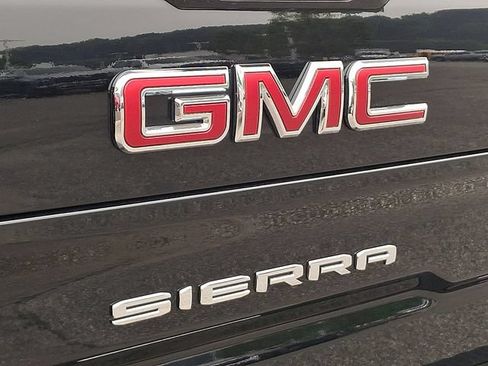 Used 2025 GMC Sierra 1500 AT4 w/ AT4 Premium Package AWD/4WD image 32