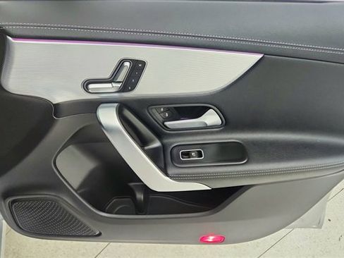 Used 2021 Mercedes-Benz CLA 250 image 25