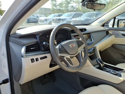 Used 2023 Cadillac XT5 Premium Luxury w/ Technology Package FWD image 7